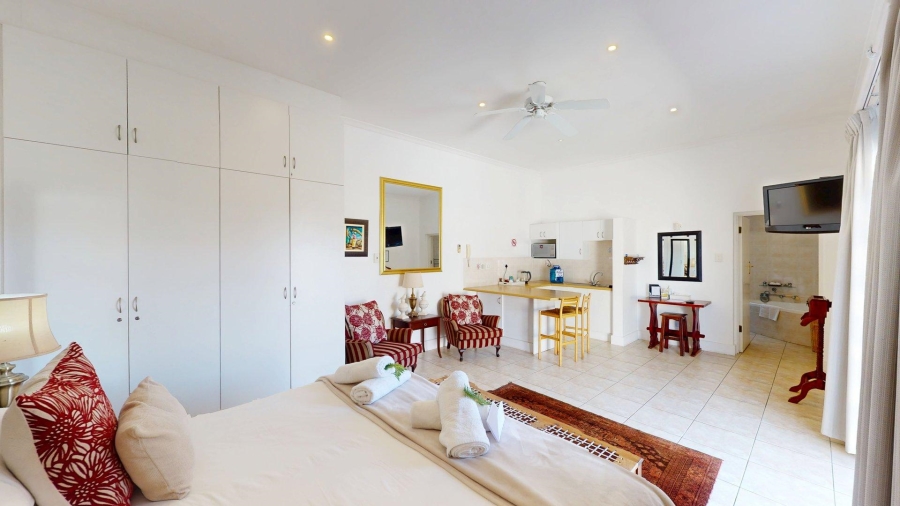 8 Bedroom Property for Sale in Summerstrand Eastern Cape